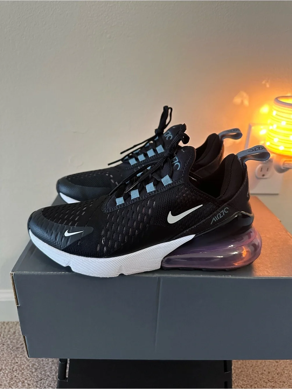 Nike Air Max 270 Women’s Black with Purple Air Unit Sneakers, Size 7